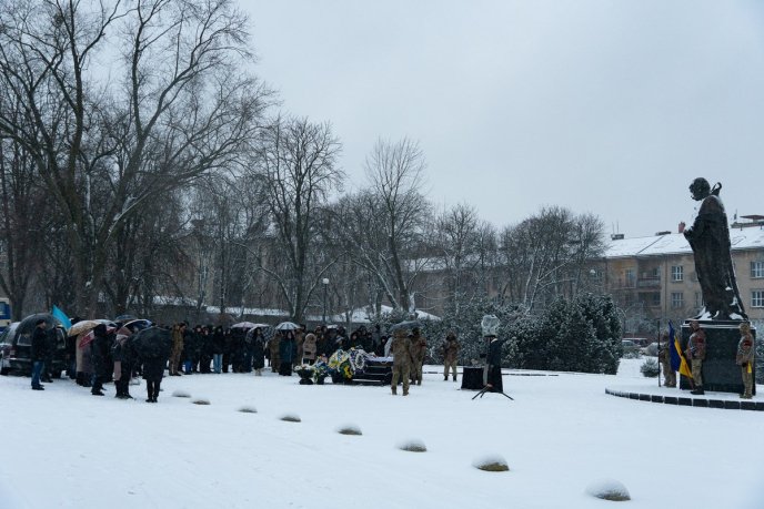 Ужгород попрощався із 42-річним військовим – 06 Ужгород попрощався із 42-річним військовим – 06
