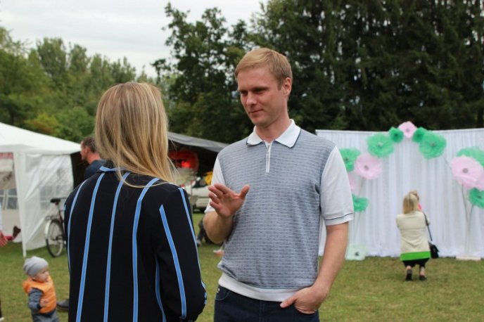 "Необхідно ремонтувати школи, дитячі садочки, амбулаторії", – Валерій Лунченко поспілкувався із закарпатцями – 06