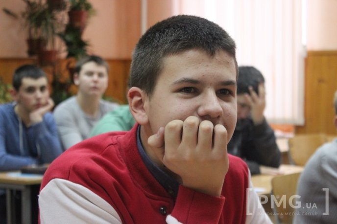 У Мукачівській ЗОШ №4 відбулась перша лекція в рамках проекту “Школа змін” – 19 У Мукачівській ЗОШ №4 відбулась перша лекція в рамках проекту “Школа змін” – 19