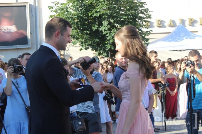 У Мукачеві нагородили випускників-медалістів – 39