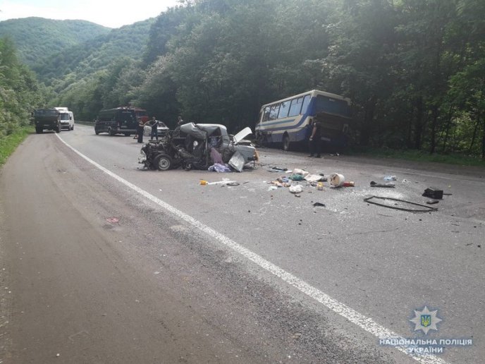 "Виїхав на зустрічну смугу", – у поліції розповіли подробиці смертельної аварії на трасі "Київ-Чоп" – 02