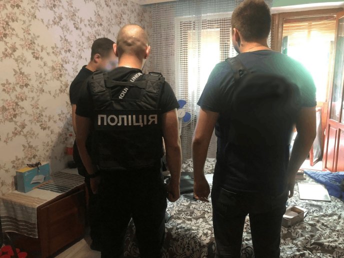 Затримано закарпатця, який хотів перепродати дитину в ЄС за 25 тисяч доларів – 07 Затримано закарпатця, який хотів перепродати дитину в ЄС за 25 тисяч доларів – 07