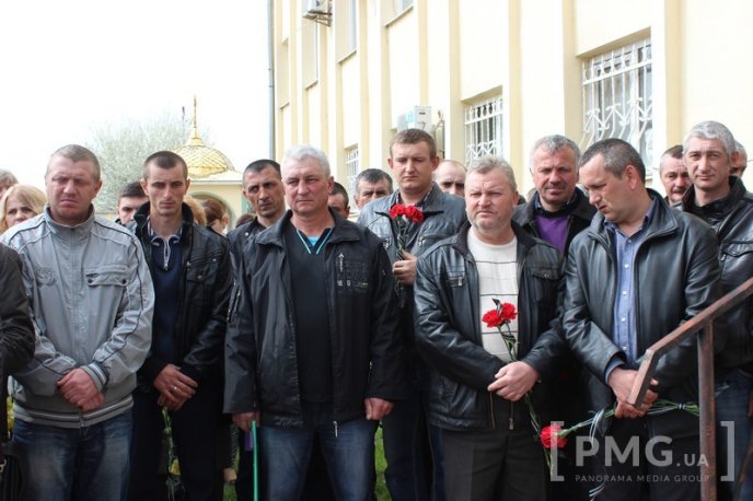 У Мукачеві відкрили меморіальну дошку бійцю АТО Руслану Ігнатишину – 07