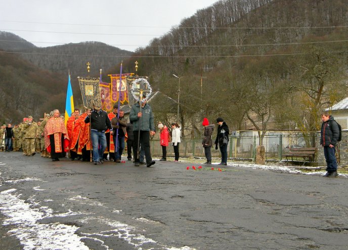 На Воловеччині попрощались із загиблим бійцем АТО Віталієм Горбатюком – 14 На Воловеччині попрощались із загиблим бійцем АТО Віталієм Горбатюком – 14
