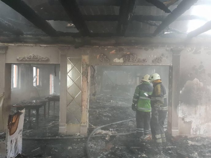 Масштабна пожежа на Хустщині: горів весільний салон – 02