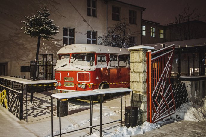 Неймовірна краса: у мережі опубліковано ранкові фото засніженого Ужгорода – 17