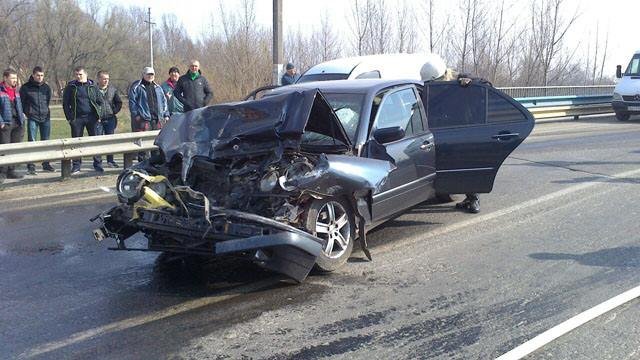 Рятувальники розповіли деталі зіткнення двох автівок – 04