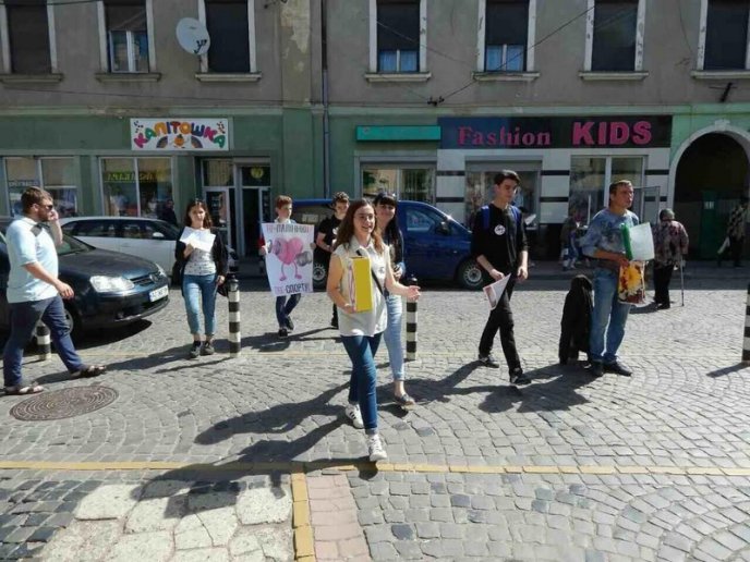 Школярі Мукачева провели антицигаркову акцію – 05