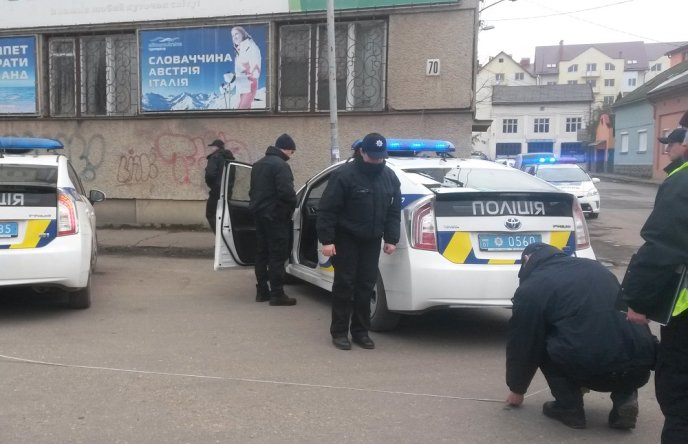 В Ужгороді поліцейський патруль склав протокол на своїх колег, які скоїли ДТП – 05