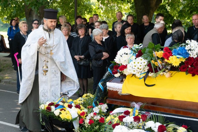 В Ужгороді поховали захисника, який поліг при виконанні бойового завдання кілька днів тому – 02