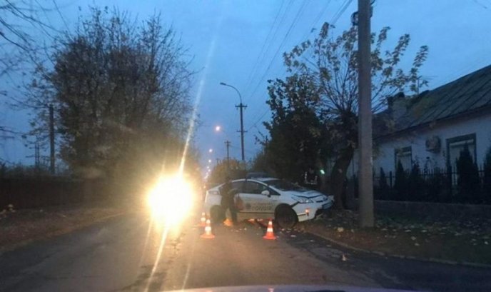 Вранці патрульні потрапили в аварію – 01