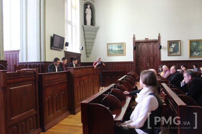 Розпочались громадські слухання щодо перейменування міста Мукачева – 03