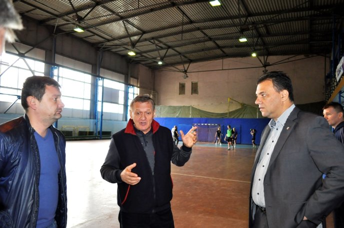 Голова облради висловив своє незадоволення станом ужгородського спорткомплексу "Юність" – 01