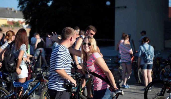 В Ужгороді пройшов вечірній заїзд велосипедистів присвячений Ужгородській регаті (ФОТО) – 03 В Ужгороді пройшов вечірній заїзд велосипедистів присвячений Ужгородській регаті (ФОТО) – 03