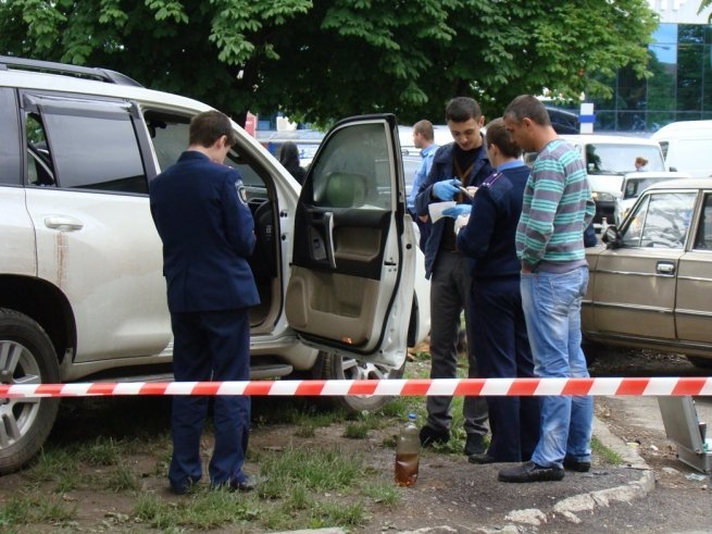 В Ужгороді намагалися спалити джип одному з провідних діячів ромської громади Ужгорода (ФОТО) – 12