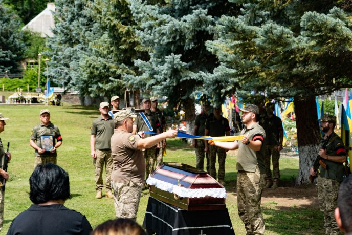 В Ужгороді попрощалися із солдатом Степаном Білкеєм – 03 В Ужгороді попрощалися із солдатом Степаном Білкеєм – 03