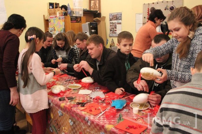 У Мукачеві діти власноруч робили валентинки військовим – 14