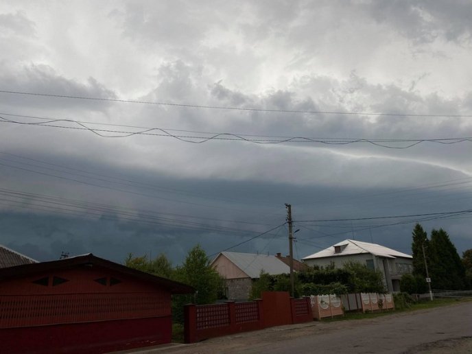 За мить до грози: в мережі показали вражаючі кадри – 05 За мить до грози: в мережі показали вражаючі кадри – 05