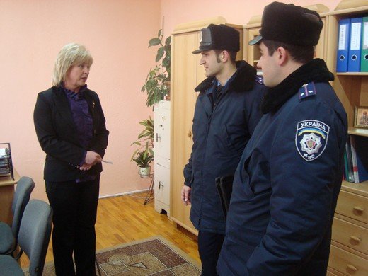 У Мукачеві правоохоронці продовжують ходити до громадян (ФОТО) – 01 У Мукачеві правоохоронці продовжують ходити до громадян (ФОТО) – 01