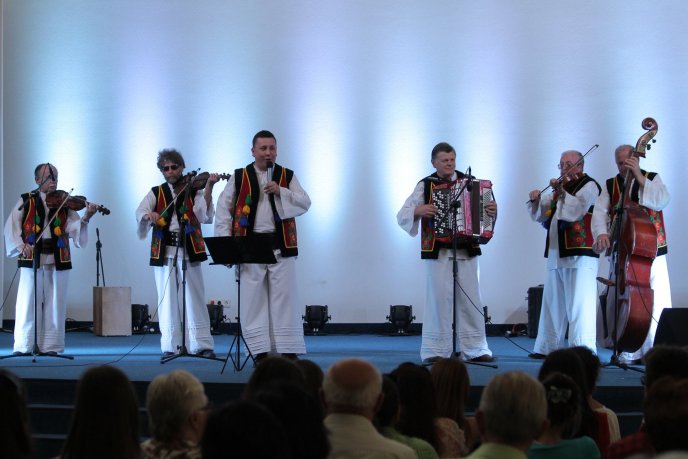 У Мукачеві відбувся концерт народної та класичної музики – 09