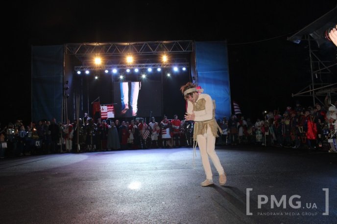 Яскраве святкування Дня святого Мартина у Мукачеві: парад ліхтариків, лицарські бої та вогняне шоу – 64 Яскраве святкування Дня святого Мартина у Мукачеві: парад ліхтариків, лицарські бої та вогняне шоу – 64