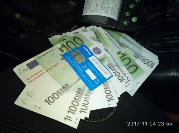 Чоловіки зі Львівщини намагалися ввезти на Закарпаття наркотики, набої та відмички – 05