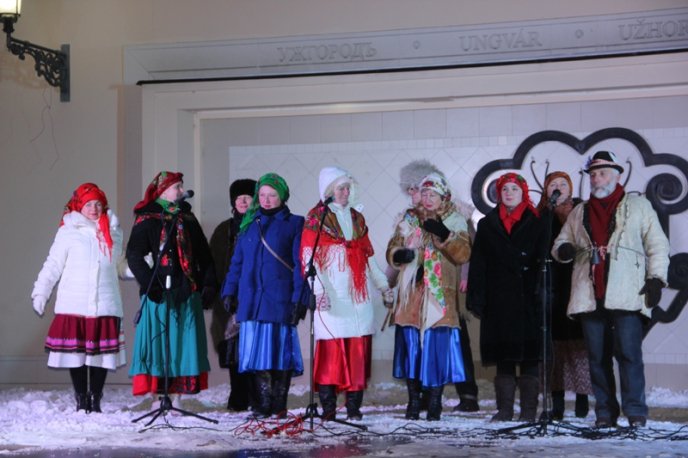 Різдво по-ужгородськи: як жителі обласного центру колядували – 06
