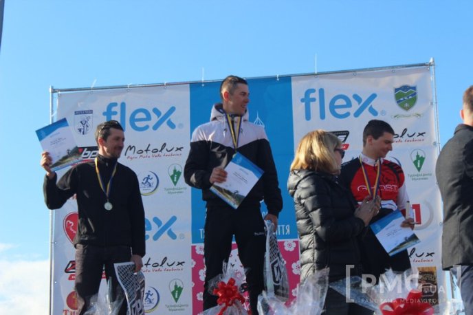 У парку "Перемога" у Мукачеві нагородили учасників МТБ-марафону "Три замки Закарпаття" – 13