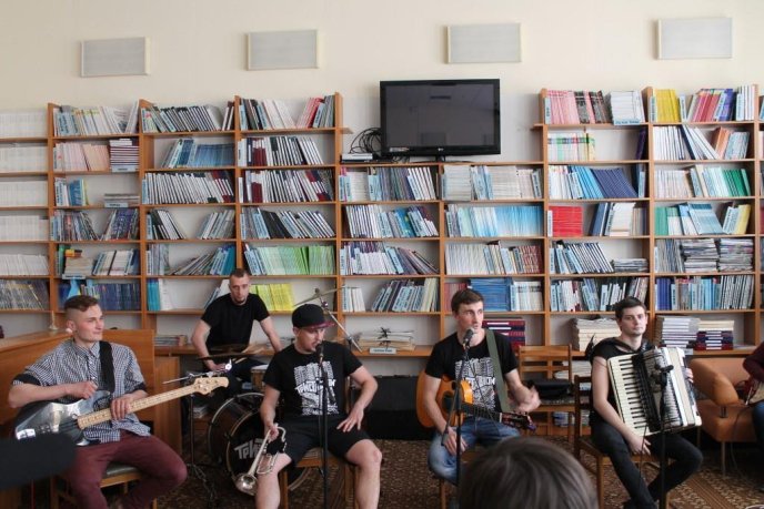 Гостем перших "Літературних гарадичів" став фронтмен відомого закарпатського гурту – 10