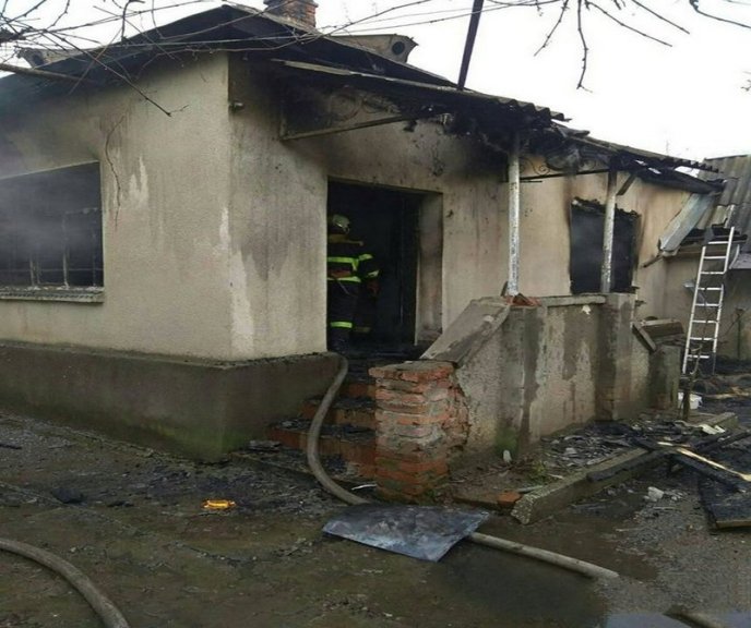 5 рятувальників гасили пожежу на Виноградівщині – 02