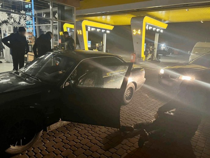 Що коїлось на одній із АЗС Закарпаття: подробиці від поліції – 01 Що коїлось на одній із АЗС Закарпаття: подробиці від поліції – 01