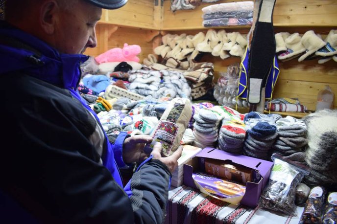 В Ужгороді починає працювати новорічно-різдвяний ярмарок – 04