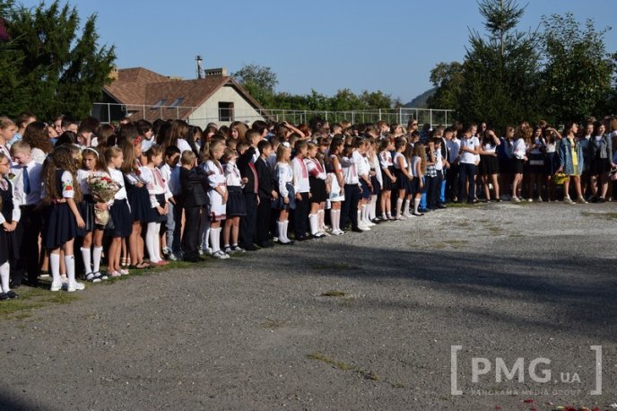 У ЗОШ №4 міста Мукачева пролунав перший дзвінок – 01