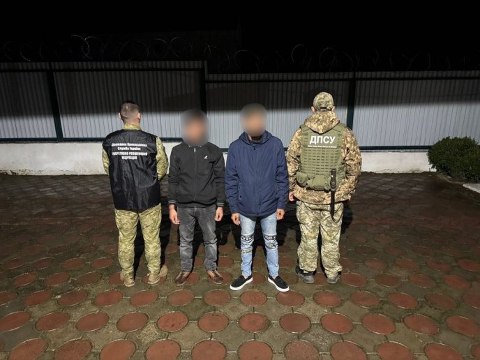 У Закарпатській області затримали чотирьох осіб, які хотіли потрапити в Румунію – 01 Чоловіки хотіли незаконно перетнути кордон