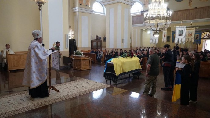У Мукачеві попрощалися із полеглим Героєм  – 10