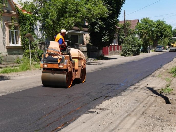 В Ужгороді закінчують довготривалий ремонт на вулиці Антонівській – 12