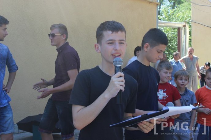 Студенти МКТЕК влаштували свято дітям, які лікуються у Закарпатській дитячій лікарні – 03