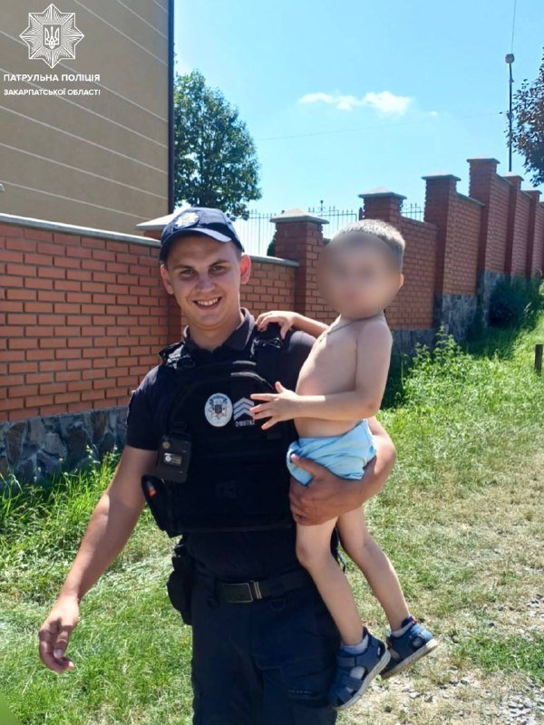 Патрульні повернули до дитсадка хлопчика, який загубився під час обіднього сну – 01 Патрульні повернули до дитсадка хлопчика, який загубився під час обіднього сну – 01