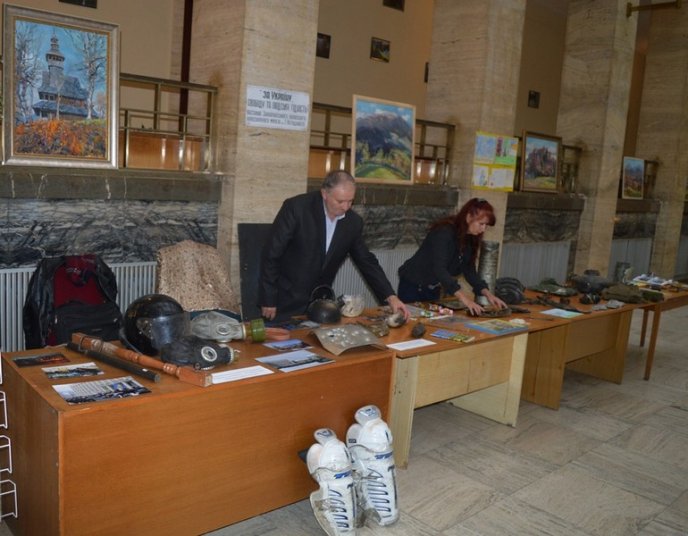 У фойє Закарпатської ОДА триває виставка до Дня Гідності та Свободи – 09 У фойє Закарпатської ОДА триває виставка до Дня Гідності та Свободи – 09