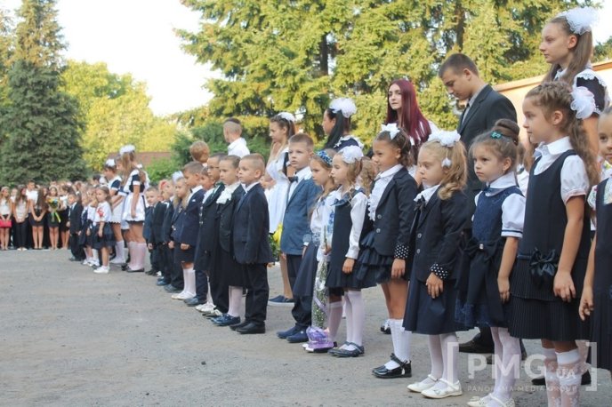 НВК "Гармонія" урочисто відзначила свято Першого вересня лінійкою у вишиванках – 20