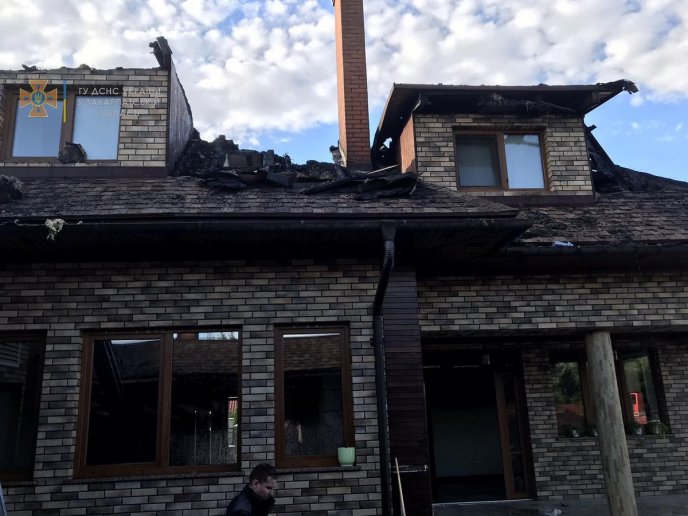 У Виноградові вирувала масштабна пожежа – 01