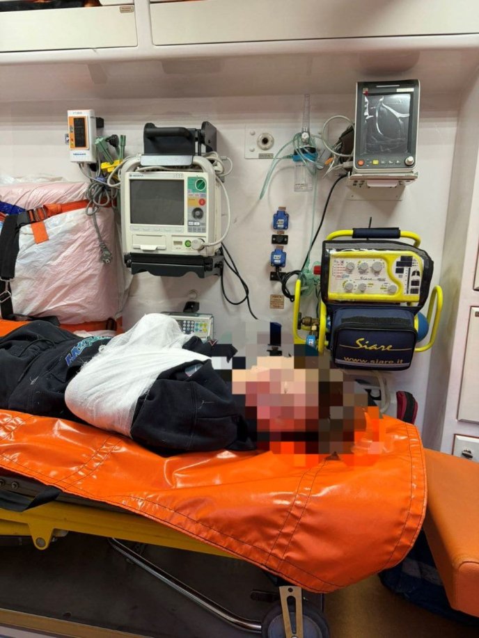 Хлопець отримав травми ліктя і зап’ястка / фото: «103 Закарпаття»