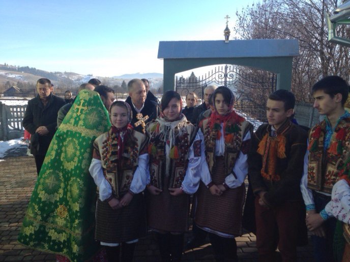 На Рахівщині освятили пам’ятник жертвам Голодоморів та політичних репресій – 02