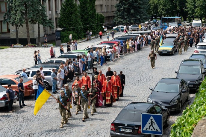 В Ужгороді попрощалися з Героєм – 05