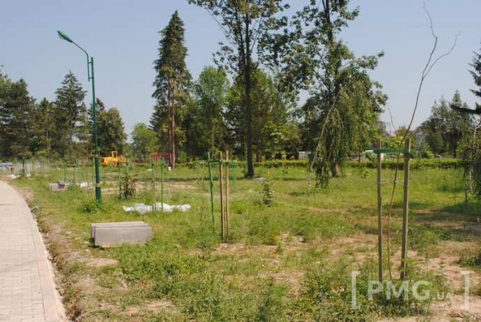 Парк Перемоги у Мукачеві: робота по облаштуванню триває – 08 Парк Перемоги у Мукачеві: робота по облаштуванню триває – 08