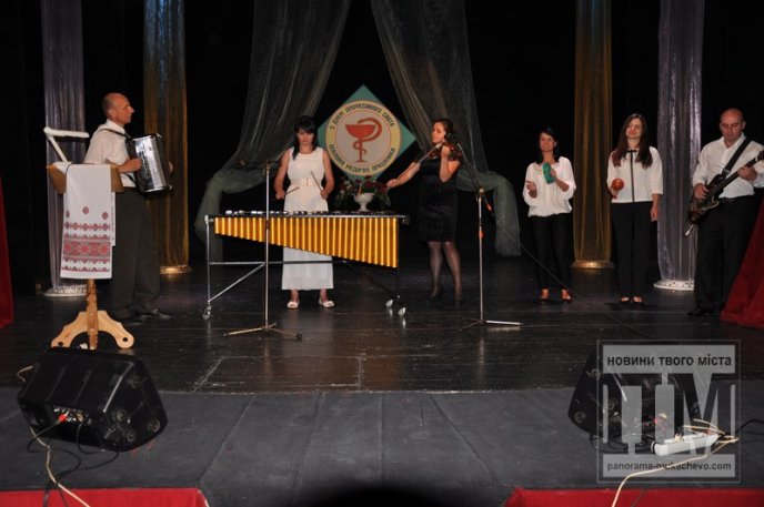 У Мукачеві вітали лікарів з їх професійним святом (ФОТО) – 02