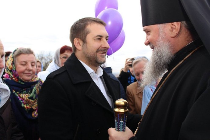 Архієпископу Феодору – 50: іменинника вітали перед богослужінням на Червоній горі – 15