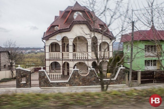 Як заробітчани перетворили невелике село на Закарпатті на елітне котеджне селище – 06