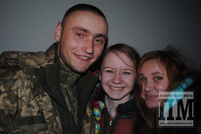 У Мукачеві урочисто зустріли бійців Героїчної 128-ої бригади (ФОТОРЕПОРТАЖ) – 33