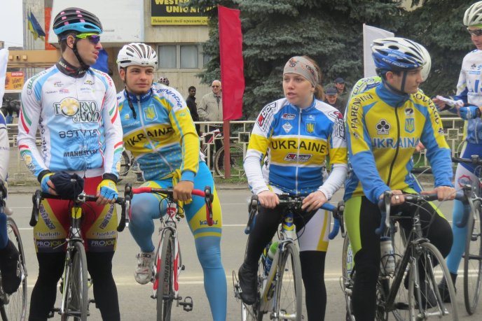 В Ужгороді відбувся перший етап чемпіонат України з велоспорту-шосе – 06